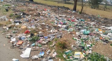 Image of rubbish lying around Dundee.