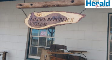 Image of the name board of the Vryheid Raadsaal.