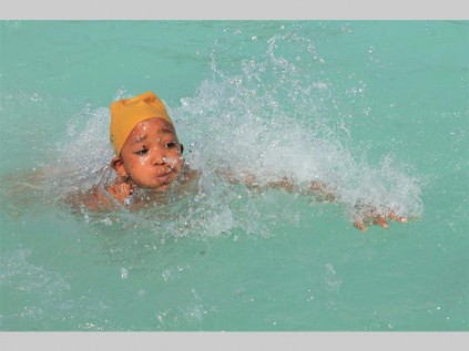 Nthabiseng Chuene in aksietydens Noordskool se Waterdag.