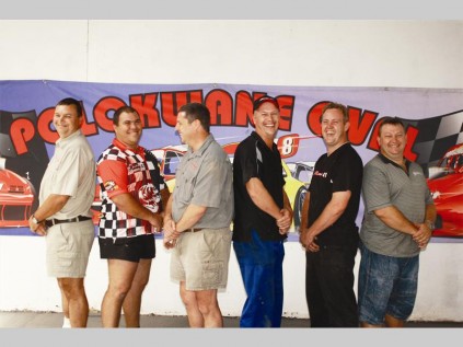 Race drivers from Polokwane Oval who will participate in the national championship are Johnny Durant, Pieter Venter, Rudolph Durant, Haccum Hough, Sakkie Venter and Roelof van Breda. Hennie de Koker and Doen Voges were absent.