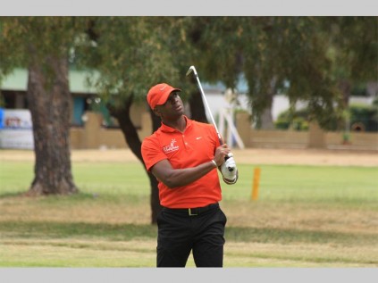 Polokwane mayor, Freddy Greaver in action during the annual mayoral golf match, where over R1 million was raised for charity.