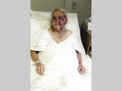 Ina Sauer (75) sê haar man, Koos, het hulle lewens gered toe hulle deur twee mans in hul huis in Devenishstraat vroeg Maandagoggend aangeval is.