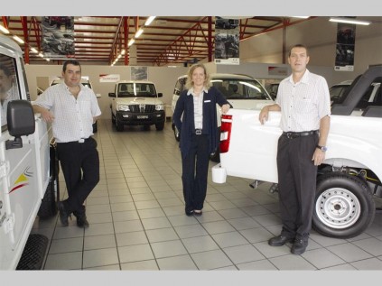 MGM Group Polokwane is now the new Mahindra and SsangYong dealership franchise in the city. Inviting customers to come and visit their showroom are Gerald Laing (parts sales manager), Leonè Vorster (sales manager) and Hennie Whitaker (workshop manager).