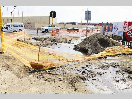 A municipal pipe was damaged on the corner of Zune Avenue and Veldspaat Street on Monday.