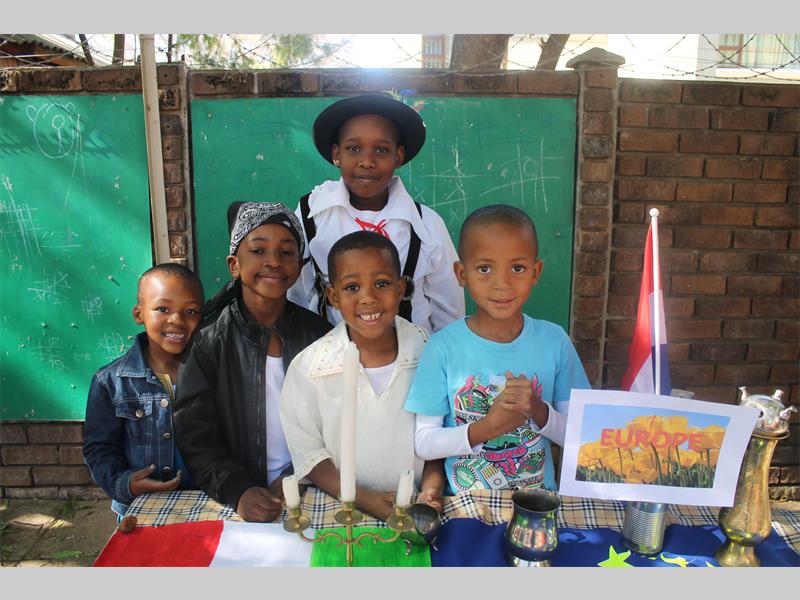 Proud of their table representing Europe is Kwano Sefalafala, Kgotso Phasha, Malose Leopeng and Morebishane Ramonyai. at the back is Junior Makwena.