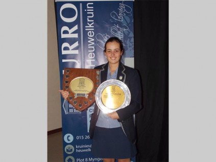 Elizma Swartz is Curro Heuwelkruin Hoërskool se netbalspeler en tennisspeler van die jaar. Sy het hierdie toekennings gewen tydens die skool se prysuitdeling in Oktober.