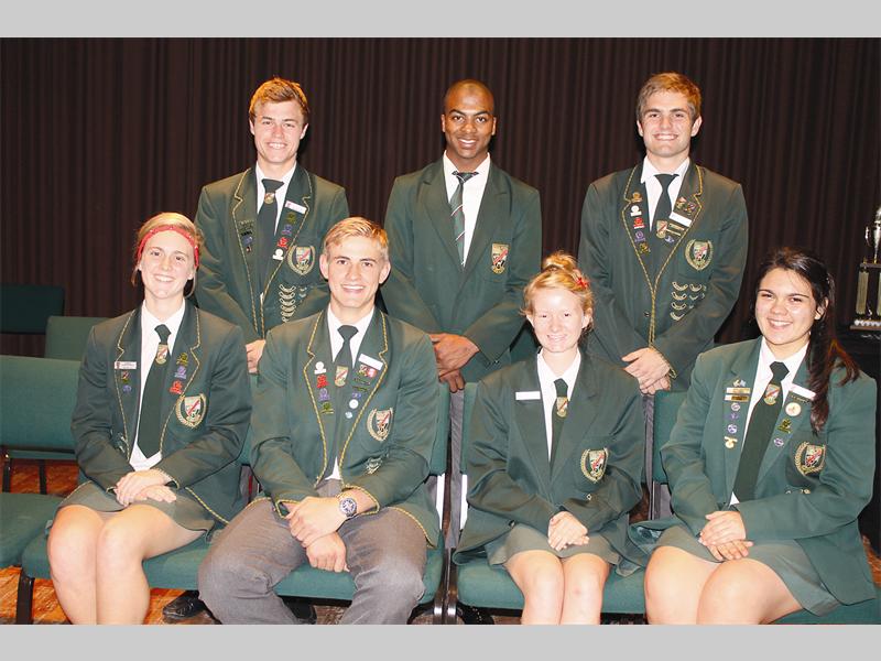 PHS se spesiale pryswenners is voor, Elizma le Roux, Johan Krüger, Corine Lloyd en Chante Jardim. Agter staan Jaco Potgieter, Lucius van Rensburg en Richard Stroebel. Afwesig: Ludolph Neethling.