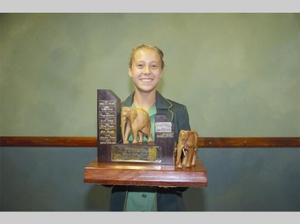 Alida du Preez is Laerskool Louis Trichardt se Triegie van die Jaar. Sy het hierdie trofee ontvang by die skool se prysuitdeling verlede Woensdag.