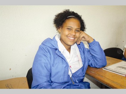 Laurina Esau sê sy wil graag hê die skool moet rekeningkunde aanbied, want sy hou daarvan om met syfers te werk en boeke te balanseer. "My gunsteling vak op skool is Afrikaans, want dis my huistaal. Ek gebruik dit elke dag."