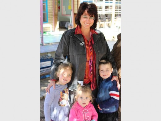 Juffrou Salome Vercueil saam met Leane Rossouw, Rene Bregtenbach en Wihann Lee.