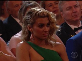 Tori Kelly (Medium)