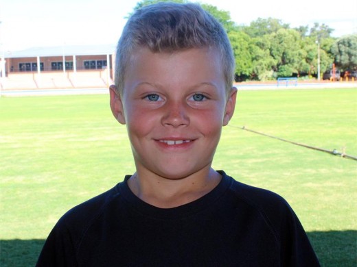 Jayden Enslin is een van Laerskool Krugerpark se beste naelloopatleet. Hy vertel hy geniet dit om vinnig te hardloop en tannie Gerda sorg vir genoeg oefening.