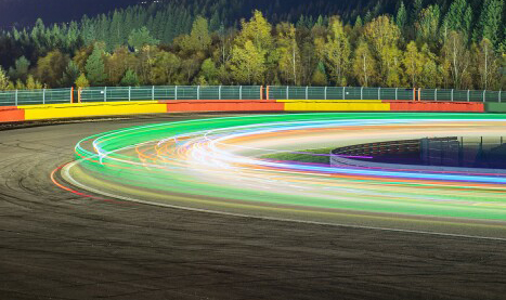 felix-berger-C_J29bp8-4Y-unsplash blurred race track 1