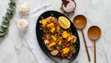 17 JANUARY - Meatless Monday - Grilled cauliflower steaks, crispy chickpeas and mango salad