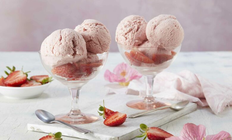 13 FEBRUARY - SUNDAY SPOIL - Strawberry yoghurt ice cream