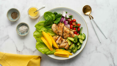 8 FEBRUARY - WFD - Mango, tomato, chicken and red onion salad