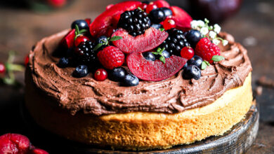 10 APRIL - SUNDAY SPOIL - Vegan plum sponge cake