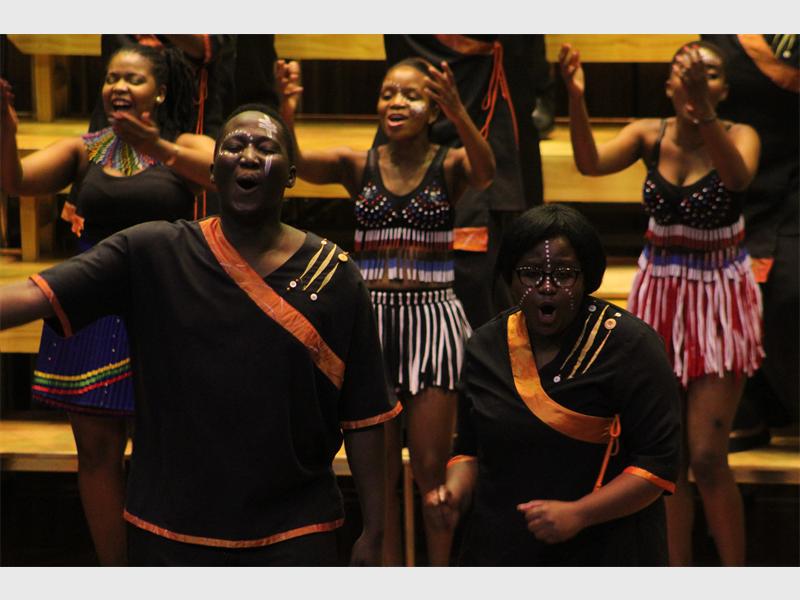 Thabo Matsego and Basetsana Kolwane sing their duet.