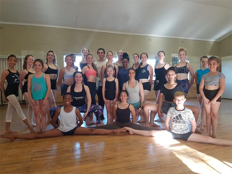 Jozi Youth Dance group of great dancers.