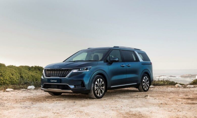 Kia_Carnival_35