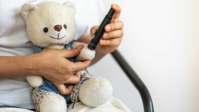 Choosing smart foods when your child has diabetes