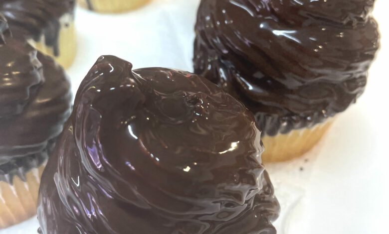 24 SUNDAY SPOIL – Sweetie Pie cupcakes