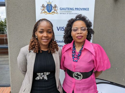 Nomoya Mnisi and deputy director general for e-Government Phelokazi Ntanjana.