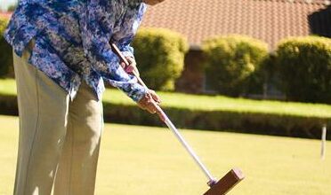 Catherine Salmon plays croquet