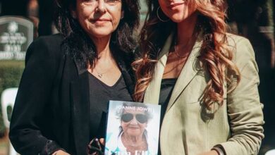Evelyn Kaplan with daughter, Danielle Katz.