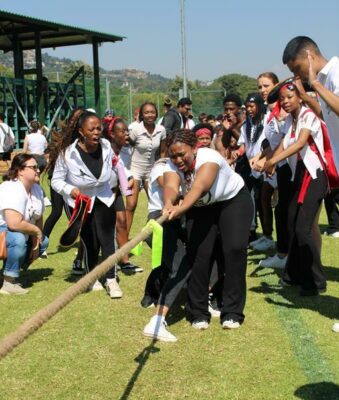 Northcliff learners play tug of war against each other.