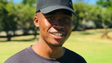 Viwe Mufumana wants to graduate with flying colours.