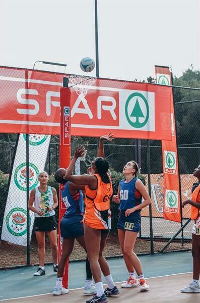 UJ’s goal shooter, Muhluri Hlatshwayo, puts the ball in the net. Photo: Neo Phashe