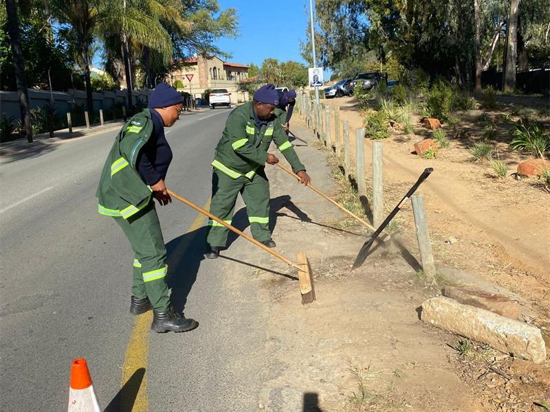 Johannesburg City Parks spokesperson Jenny Moodley reveals the rigorous mowing schedules and environmental practices in place to maintain the city’s beloved parks.