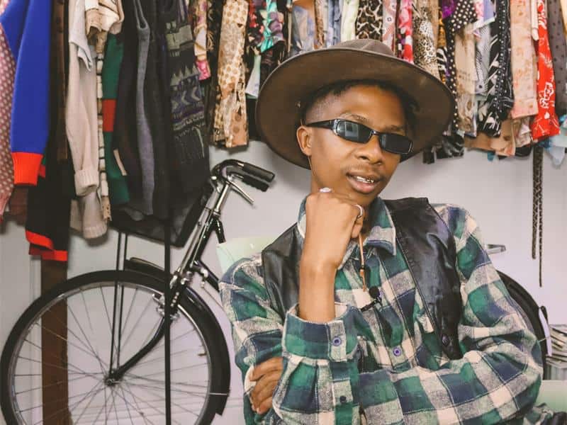 We take a look at the impact fashion has on the environment and how second hand clothing can help spare it.