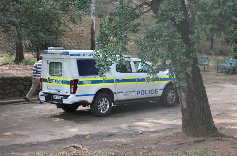 A body was found in a stream beneath a bridge in Emmarentia. As police investigations are underway, questions remain about the identity and circumstances surrounding the discovery.