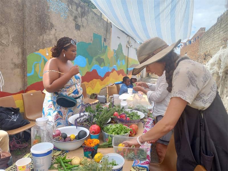 According to LongKitchen, food inequality is an issue that effects everyone, whether they suffer from it or not. All must stand together in order to stop this inequality in our country.