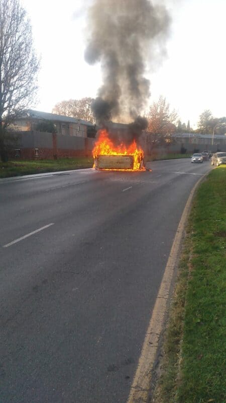 A taxi caught fire along Barry Hertzog Ave in Melville this morning. The SCP Security Fire Search and Rescue team, along with Rosebank Fire Station, responded swiftly to extinguish the blaze. No injuries were reported.