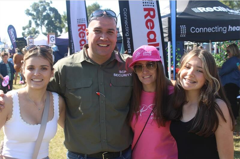 Once again, for its eight edition this year, the Fairland Market offered a chance to residents to enjoy some eats and treats, while supporting local businesses.