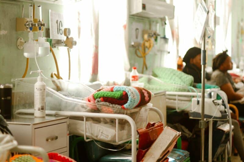 These blankets were donated to the hospital by the Shincheonji Volunteers, to help the babies and young children in the hospital fend off the cold this winter.