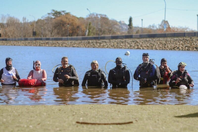 The Normalair Underwater Club hosted an event that saw divers go headfirst into the freezing water of the Emmarentia Dam.