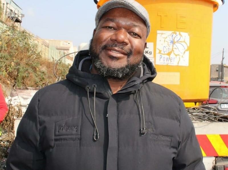 City Power has managed to repair ten streetlights in Northcliff Ext 19, but five remain off due to cable theft.