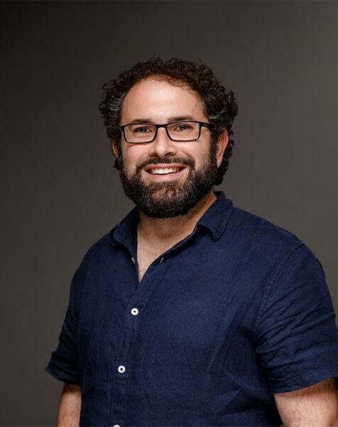 AI’s growth is unprecedented, says Wits professor, urging society to prepare for both breakthroughs and breakdowns.