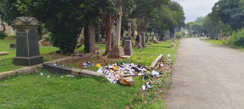 Friends of Johannesburg Cemeteries’ Antoinette Morgan describes the state of the cemetery as a disgrace, and profoundly depressing, calling for a revamp similar to the revamp that occurred at Braamfontein Cemetery.