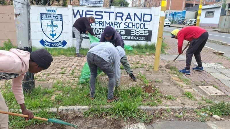 They were encouraged to roll up their sleeves for the good of their community, as they cleaned up Tighy Park
