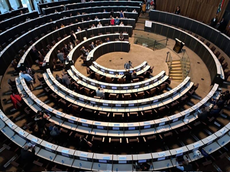 107 councillors voted in favour of the role, 87 against and 37 abstained.