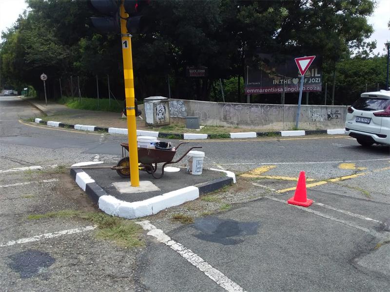 Emmarentia residents are stepping up to fund and volunteer for a new road marking project to improve safety, aesthetics, and navigation in their suburb.