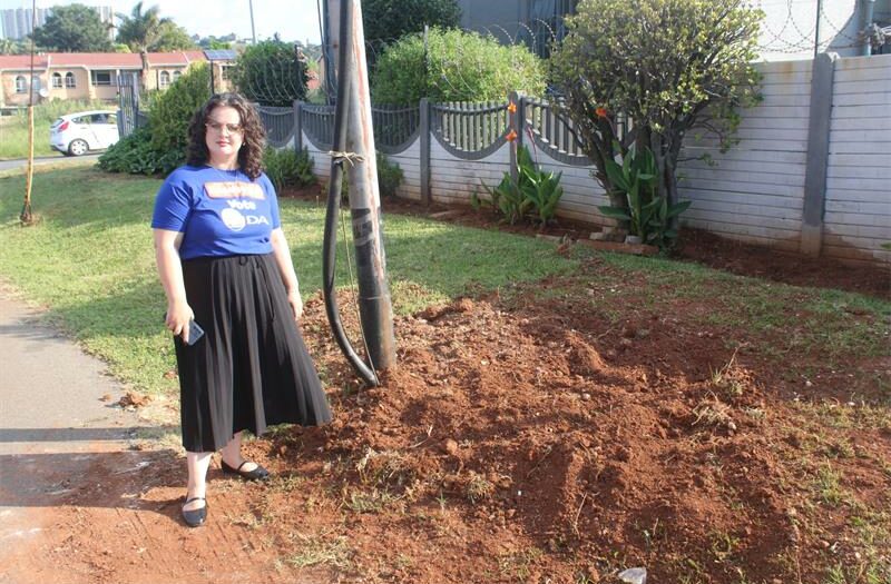 Electricity has been flickering on and off in Albertskroon since Christmas, with councillor Chantelle Fourie-Shawe blaming aging infrastructure, and City Power blaming a, since fixed, cable fault.