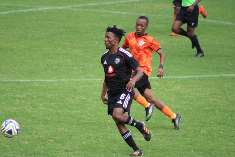 Nickolas Mnqiniso’s strike proved decisive as Orlando Pirates edged UJ in rainy conditions.