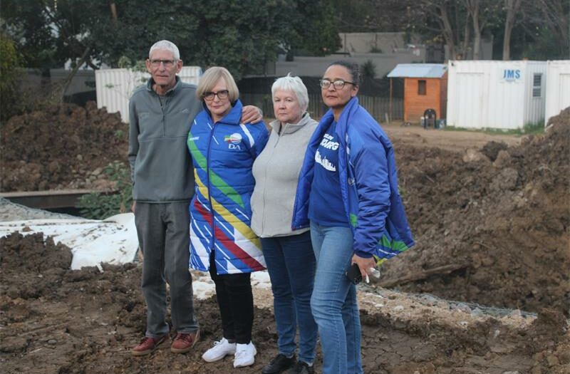 Democratic Alliance mayoral candidate Helen Zille visited the site recently to ascertain what is causing the delay, to discover R7m owing to the contactor.
