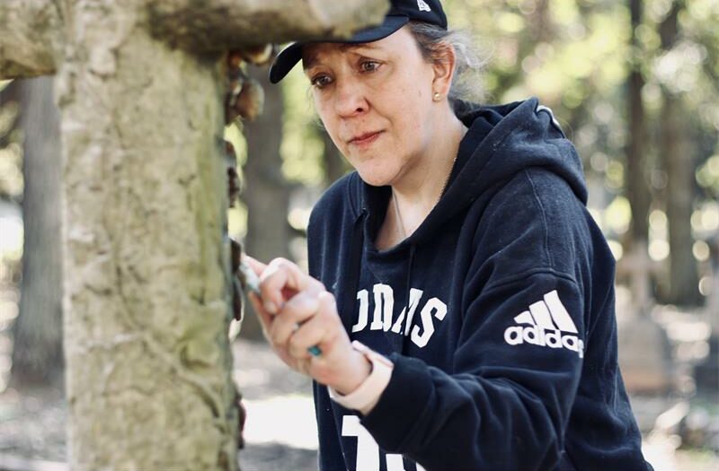 A childhood fear of cemeteries led Deborah Ratcliffe to join the Friends of Johannesburg Cemeteries, and she ended up discovering a passion for restoring forgotten graves.